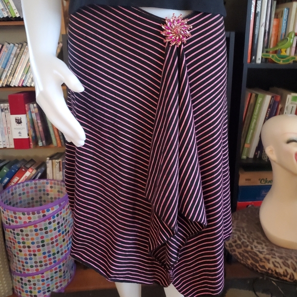 Eyeshadow Dresses & Skirts - Vintage Eyeshadow Handkerchief Skirt with Brooch